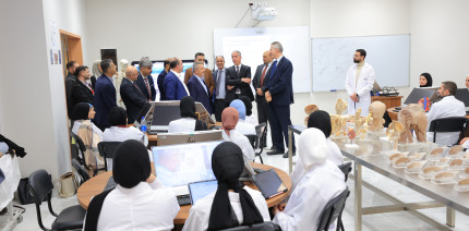 وفد من وزارة الصحة ومجموعة العربي الاستشاري ومستشفى ابن سينا يزور كلية الطب في الجامعة العربية الأمريكية لبحث تعزيز برامج التدريب الطبي والسريري