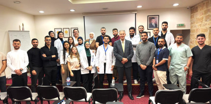 عميد كلية الطب البشري يزور طلبة السنة الخامسة في المستشفى الاستشاري بالأردن